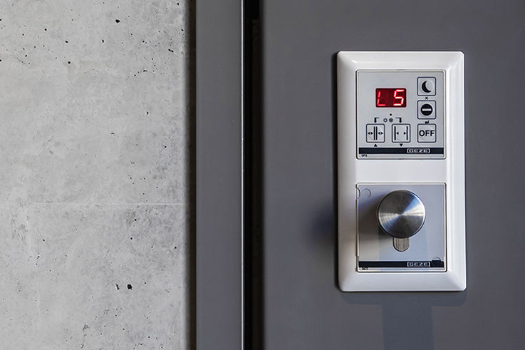 Accessories for sliding doors - We offer a versatile selection of activation devices and sensors for automatic sliding doors that meet the highest standards for convenience, access for all and safety.